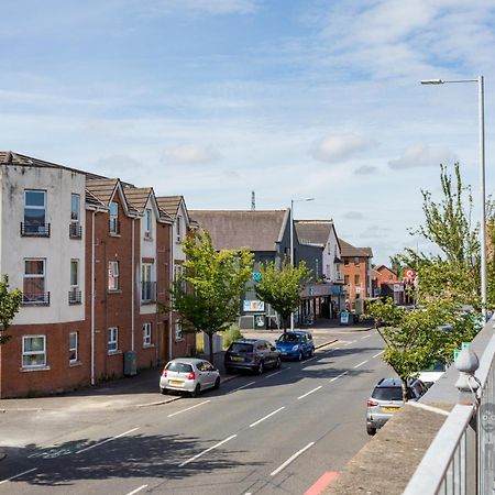 Attic Style 2 Bed Duplex Apartment With Rooftop Patio Belfast Buitenkant foto