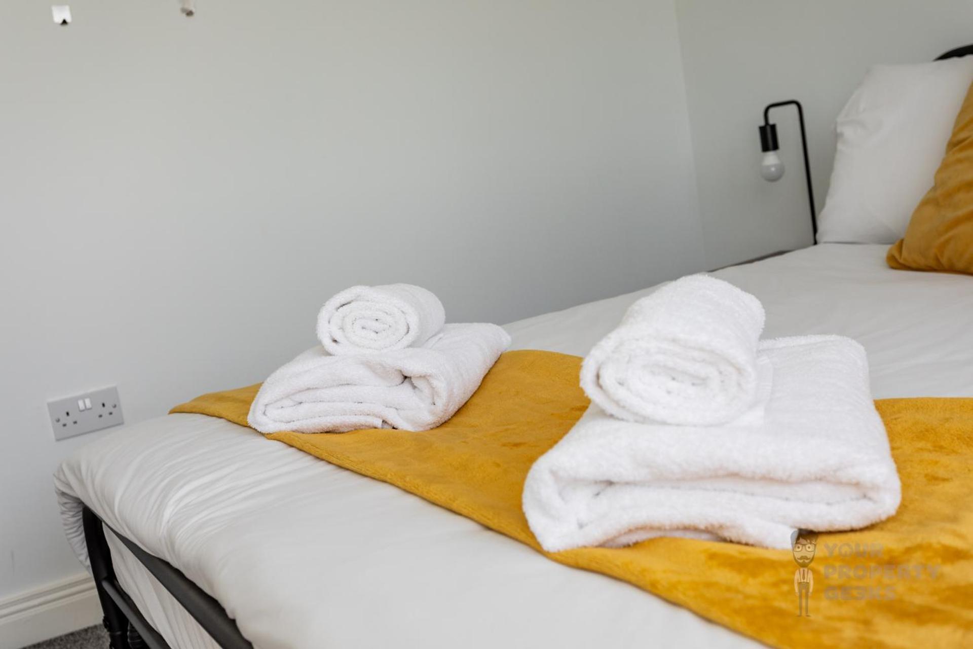Attic Style 2 Bed Duplex Apartment With Rooftop Patio Belfast Buitenkant foto