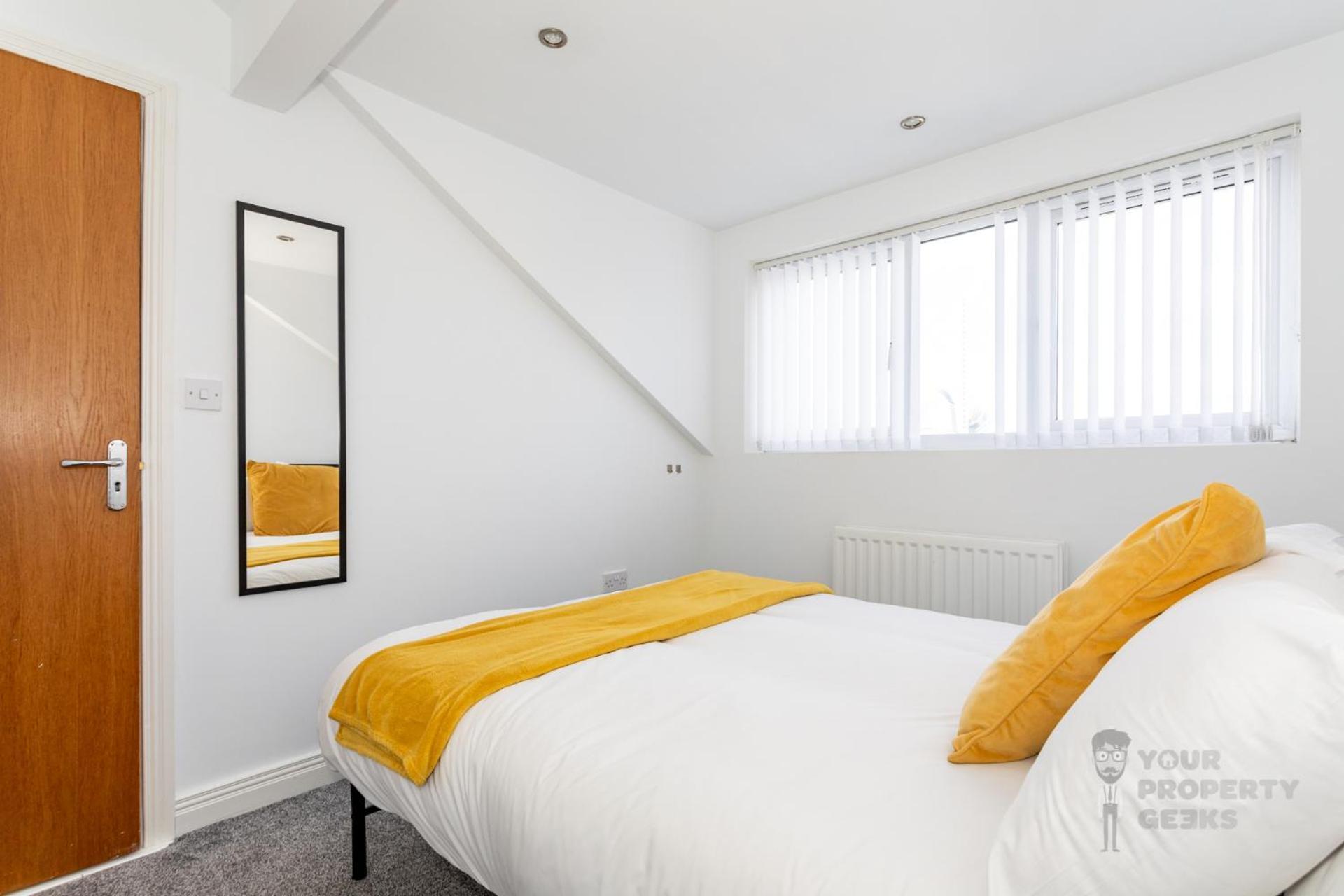 Attic Style 2 Bed Duplex Apartment With Rooftop Patio Belfast Buitenkant foto