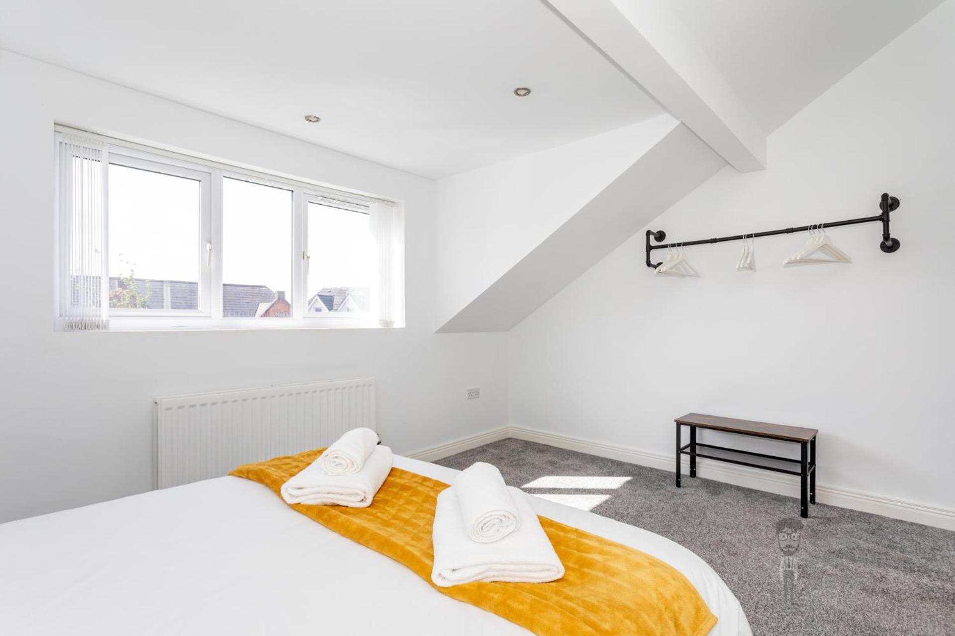 Attic Style 2 Bed Duplex Apartment With Rooftop Patio Belfast Buitenkant foto