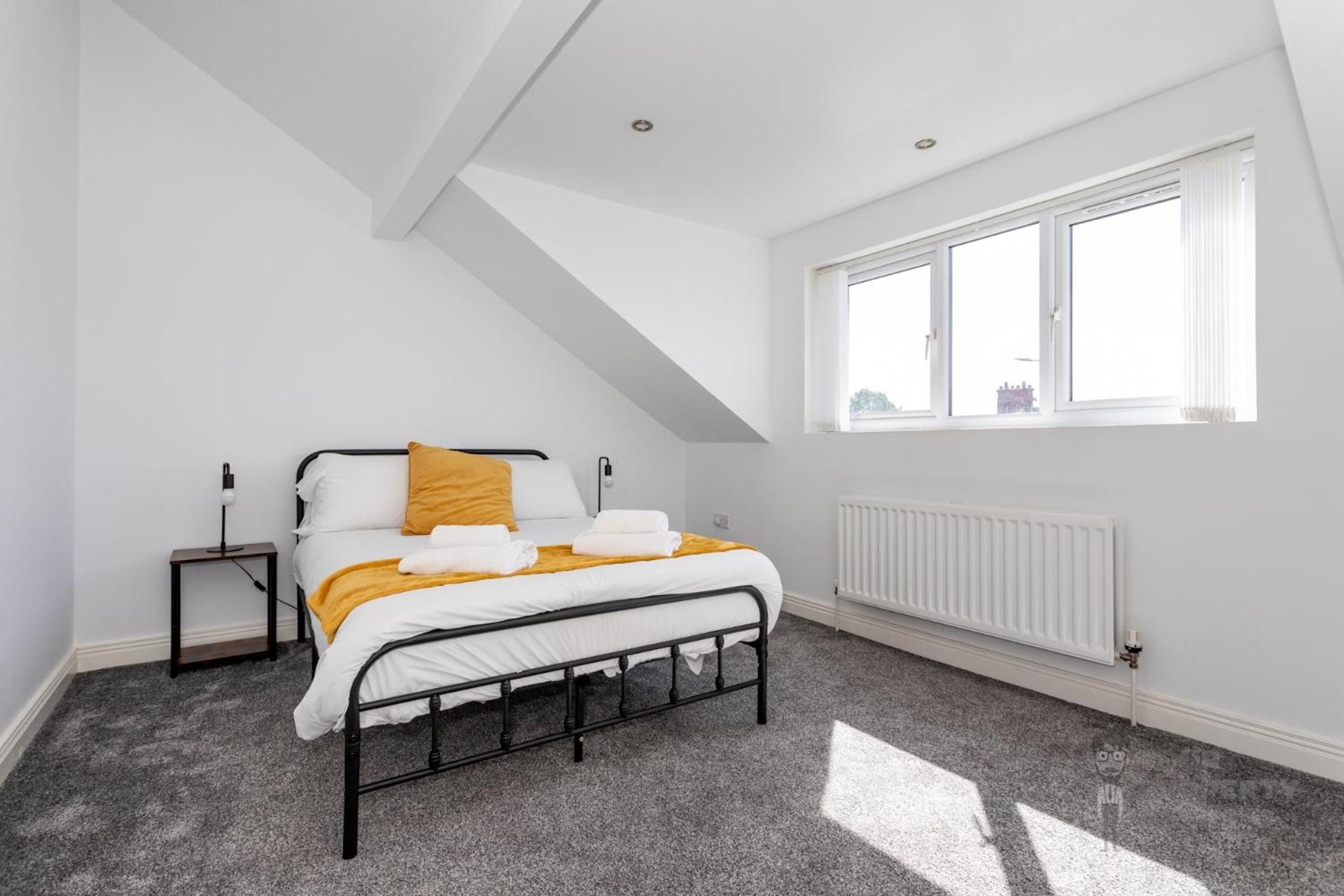 Attic Style 2 Bed Duplex Apartment With Rooftop Patio Belfast Buitenkant foto